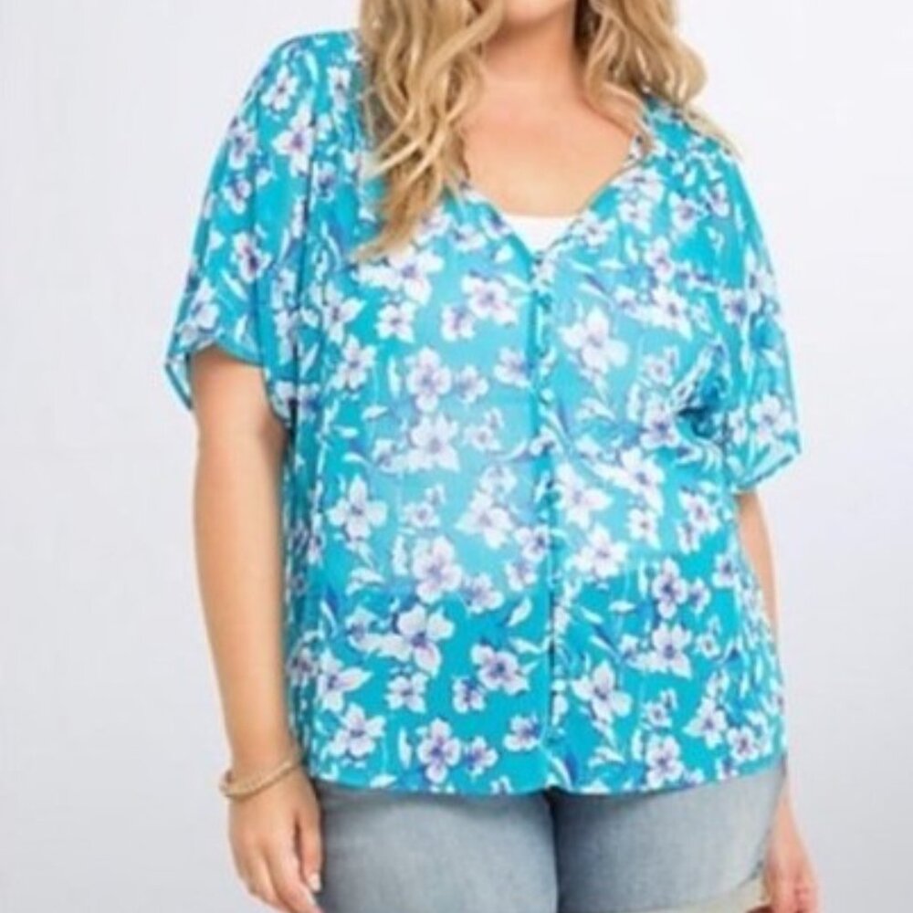 Torrid Sheer Blue Floral Short Sleeve Blouse, Size 4X, High-Low Hem, V-N…